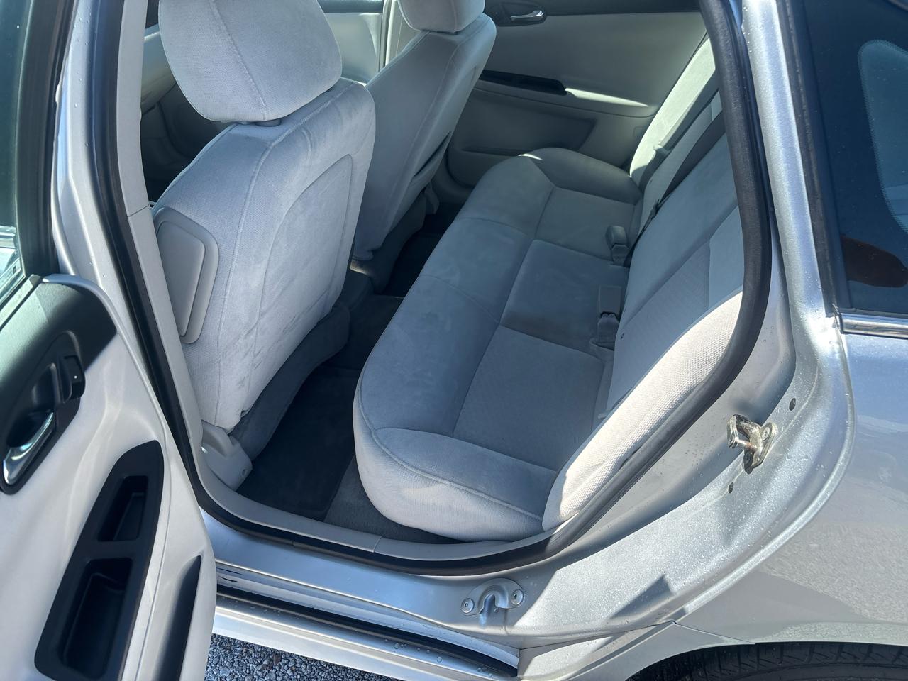 Chevrolet Impala 4dr Sdn LS 2010