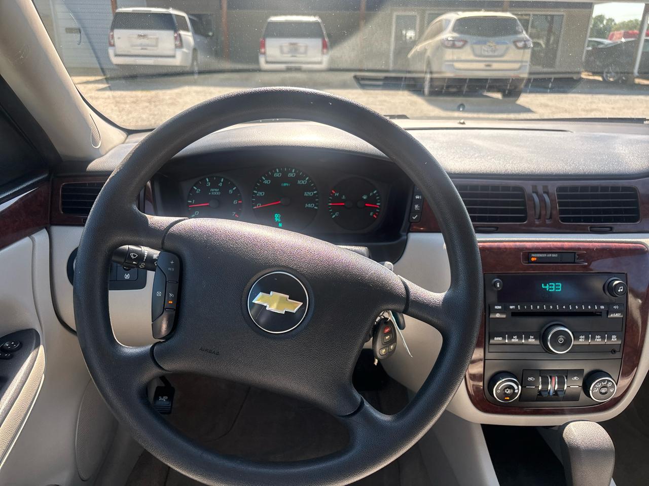 Chevrolet Impala 4dr Sdn LS 2010