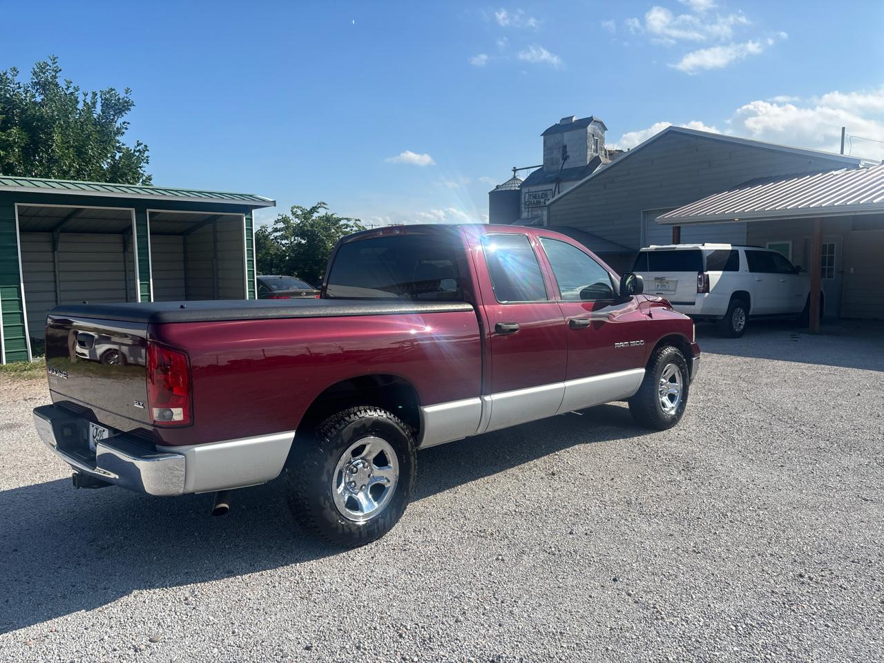 Dodge Ram 1500 4dr Quad Cab 140.5" WB SLT 2003