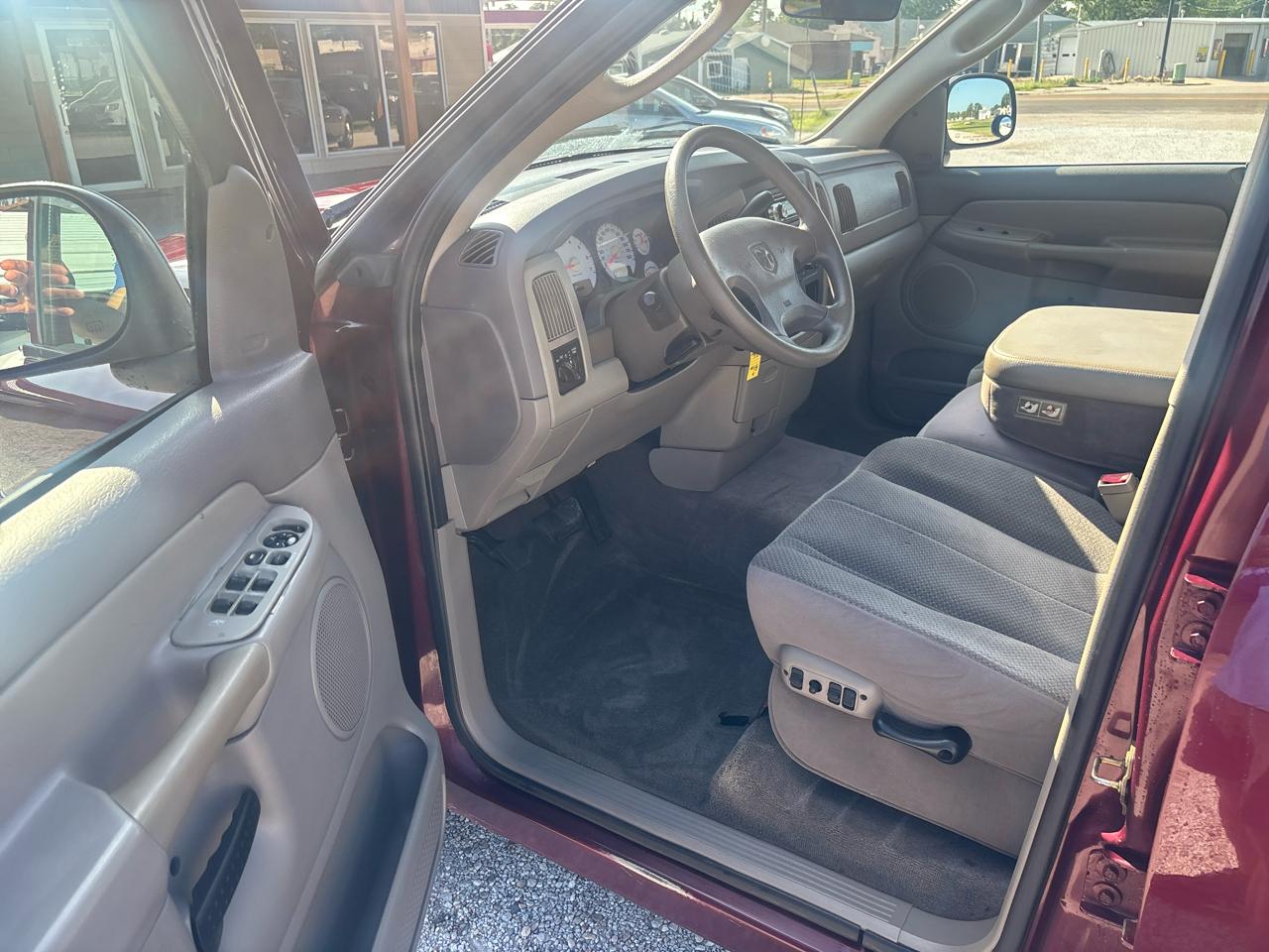 Dodge Ram 1500 4dr Quad Cab 140.5" WB SLT 2003