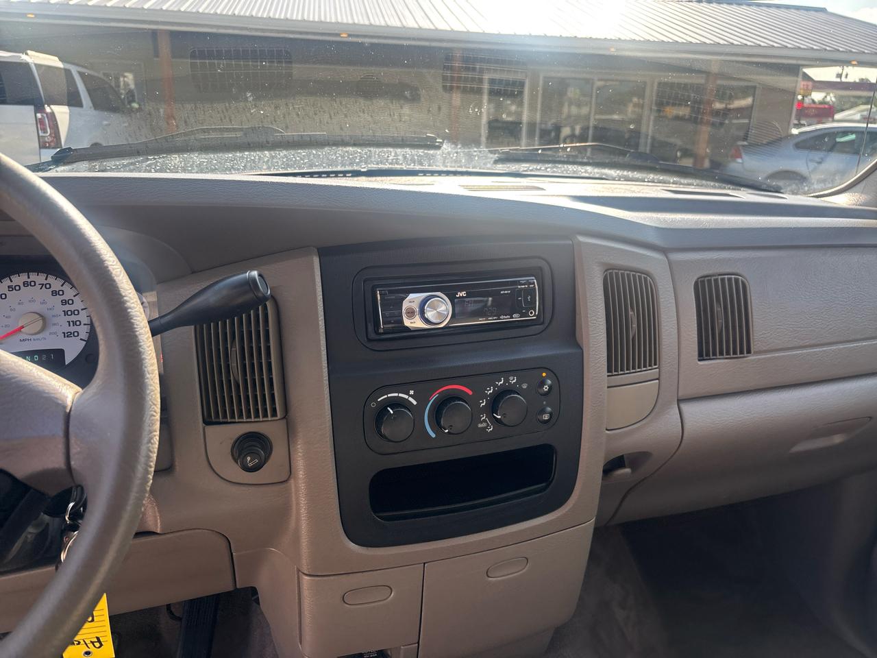 Dodge Ram 1500 4dr Quad Cab 140.5" WB SLT 2003
