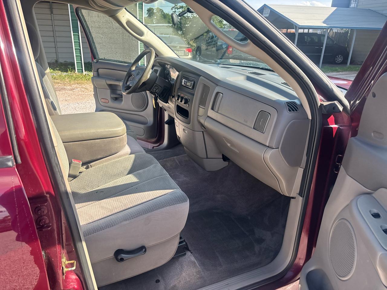 Dodge Ram 1500 4dr Quad Cab 140.5" WB SLT 2003