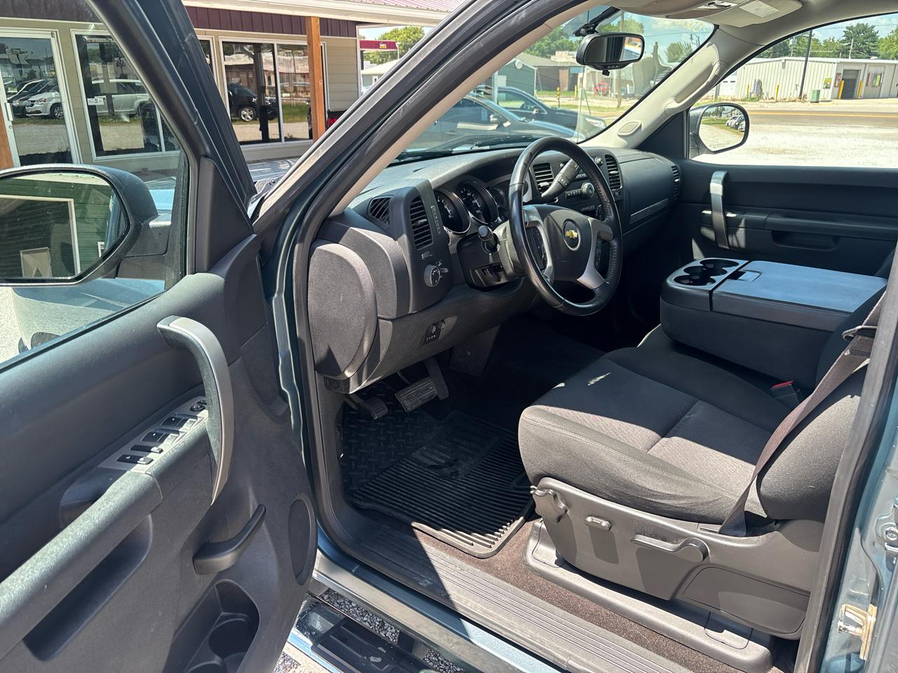 Chevrolet Silverado 1500 4WD Crew Cab 143.5" LT 2013