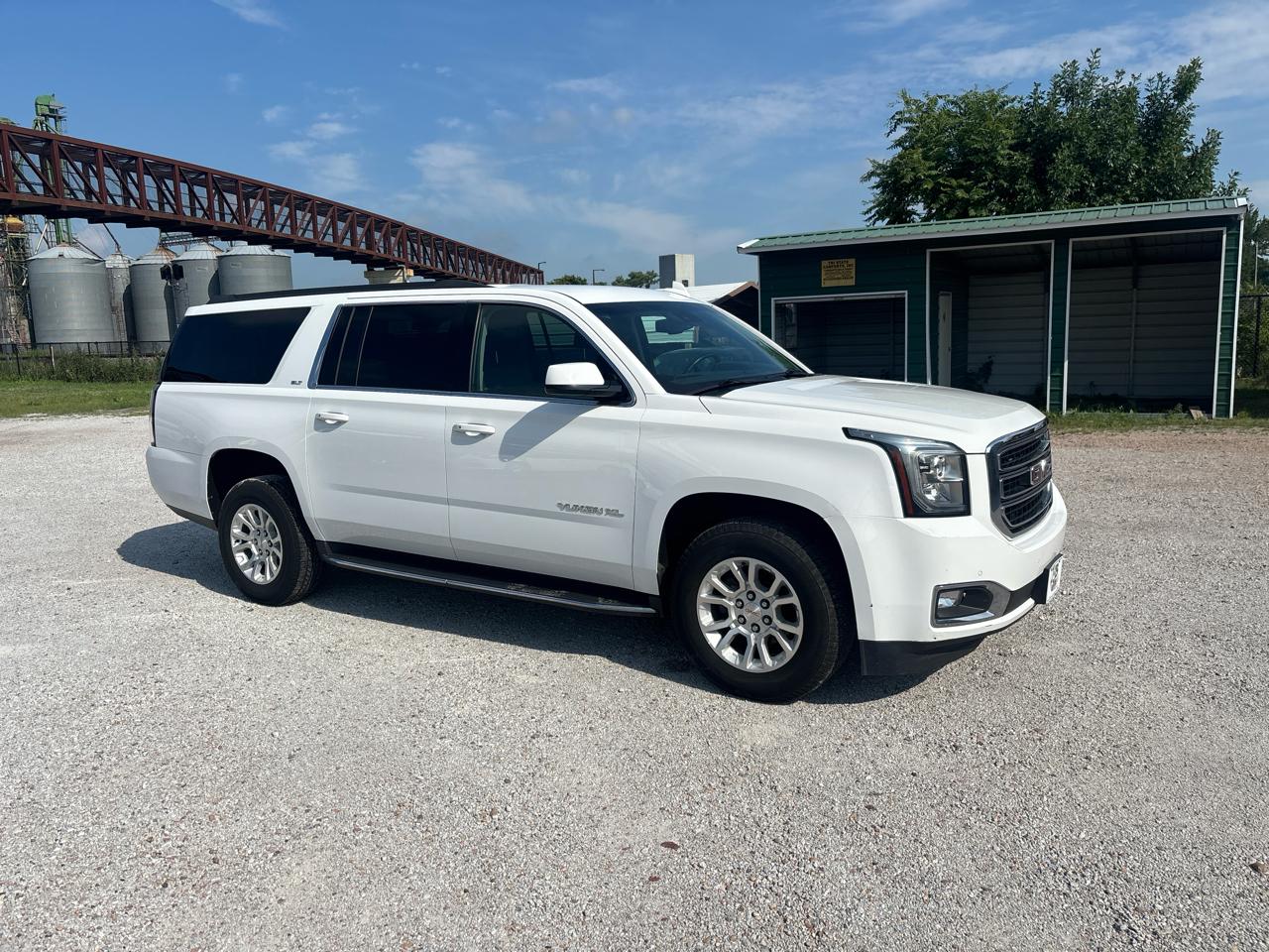 GMC Yukon XL 4WD 4dr SLT 2017