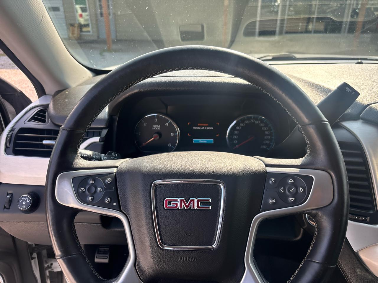 GMC Yukon XL 4WD 4dr SLT 2017