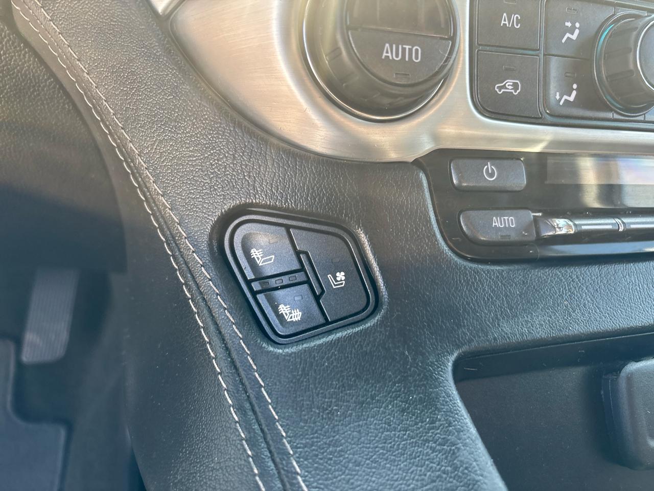 GMC Yukon XL 4WD 4dr SLT 2017