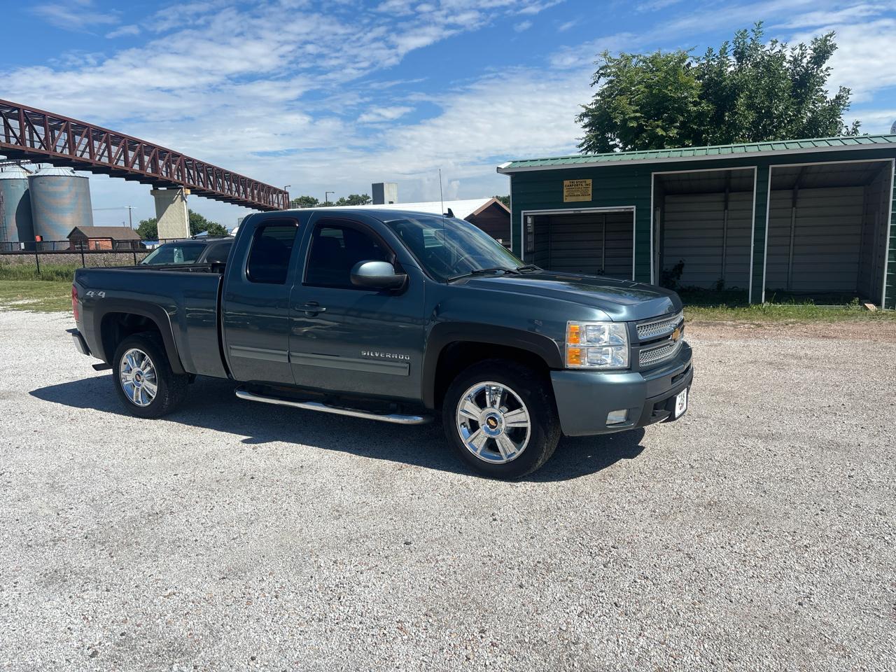 Chevrolet Silverado 1500 4WD Ext Cab 143.5" LTZ 2013