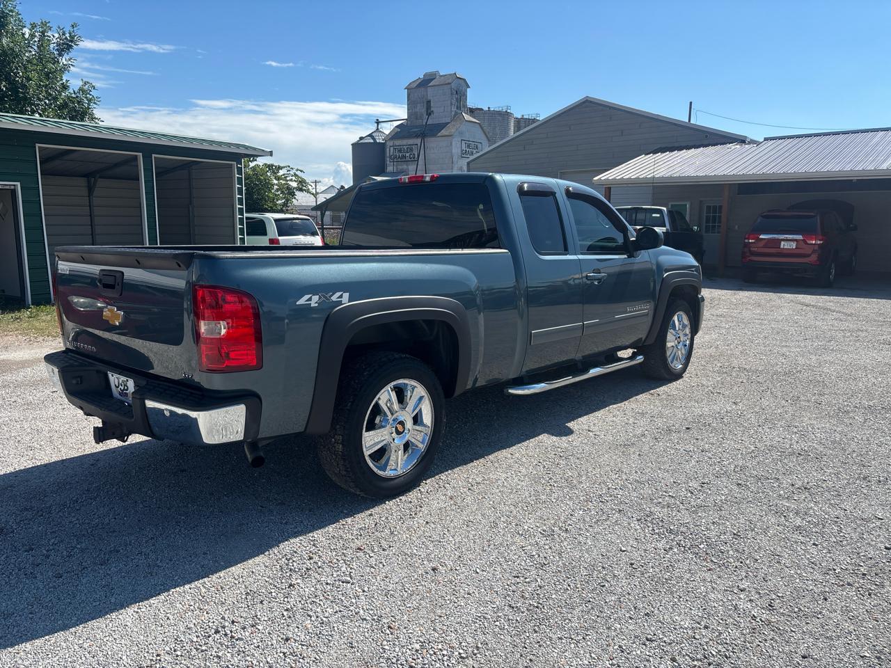 Chevrolet Silverado 1500 4WD Ext Cab 143.5" LTZ 2013