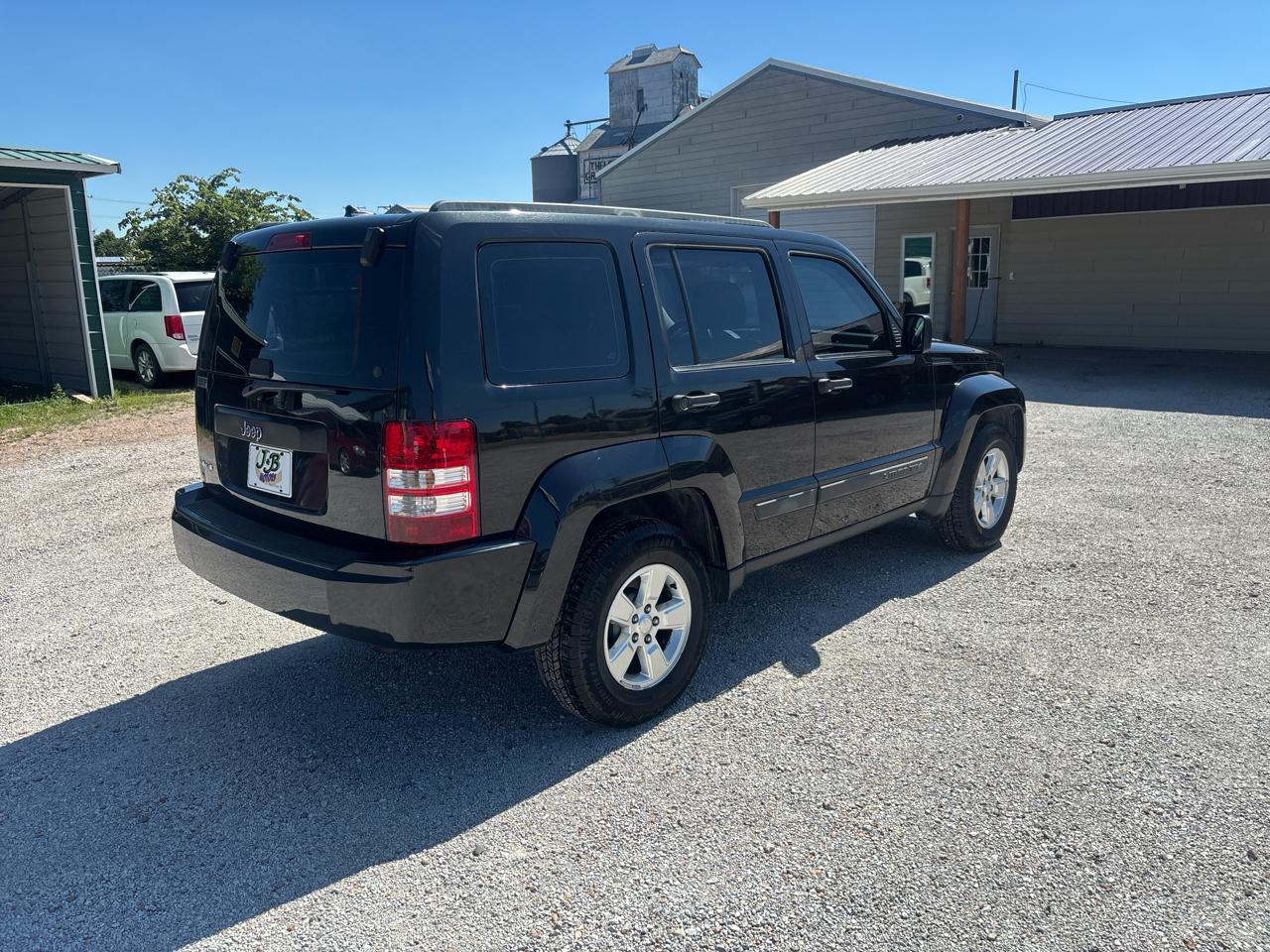 Jeep Liberty 4WD 4dr Sport 2012