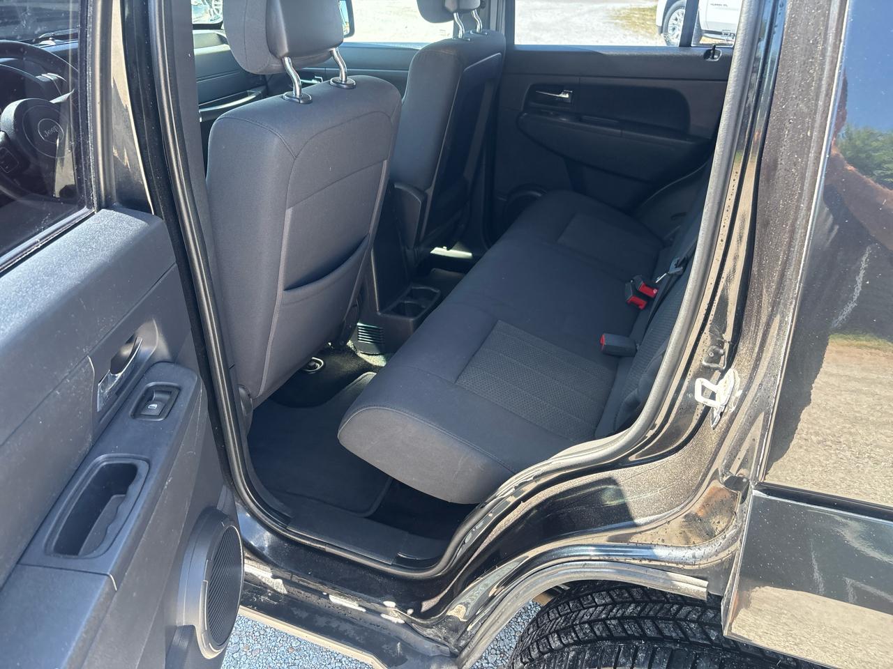 Jeep Liberty 4WD 4dr Sport 2012
