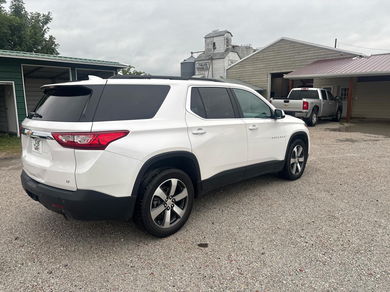 Chevrolet Traverse AWD 4dr LT Leather 2021