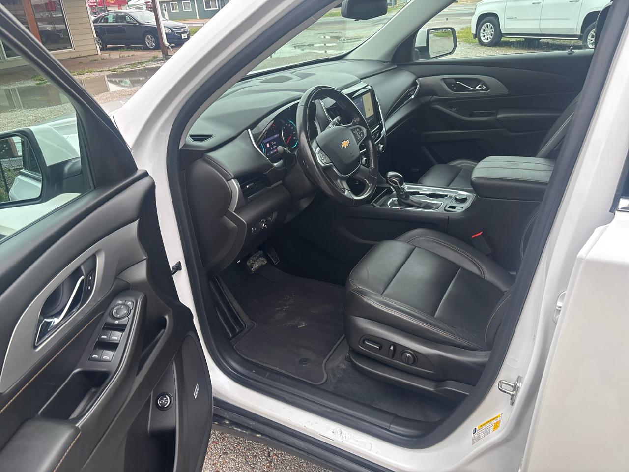 Chevrolet Traverse AWD 4dr LT Leather 2021