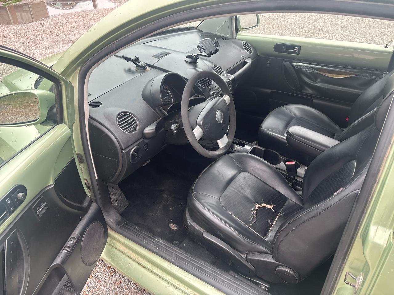 Volkswagen New Beetle Coupe 2dr Auto 2007