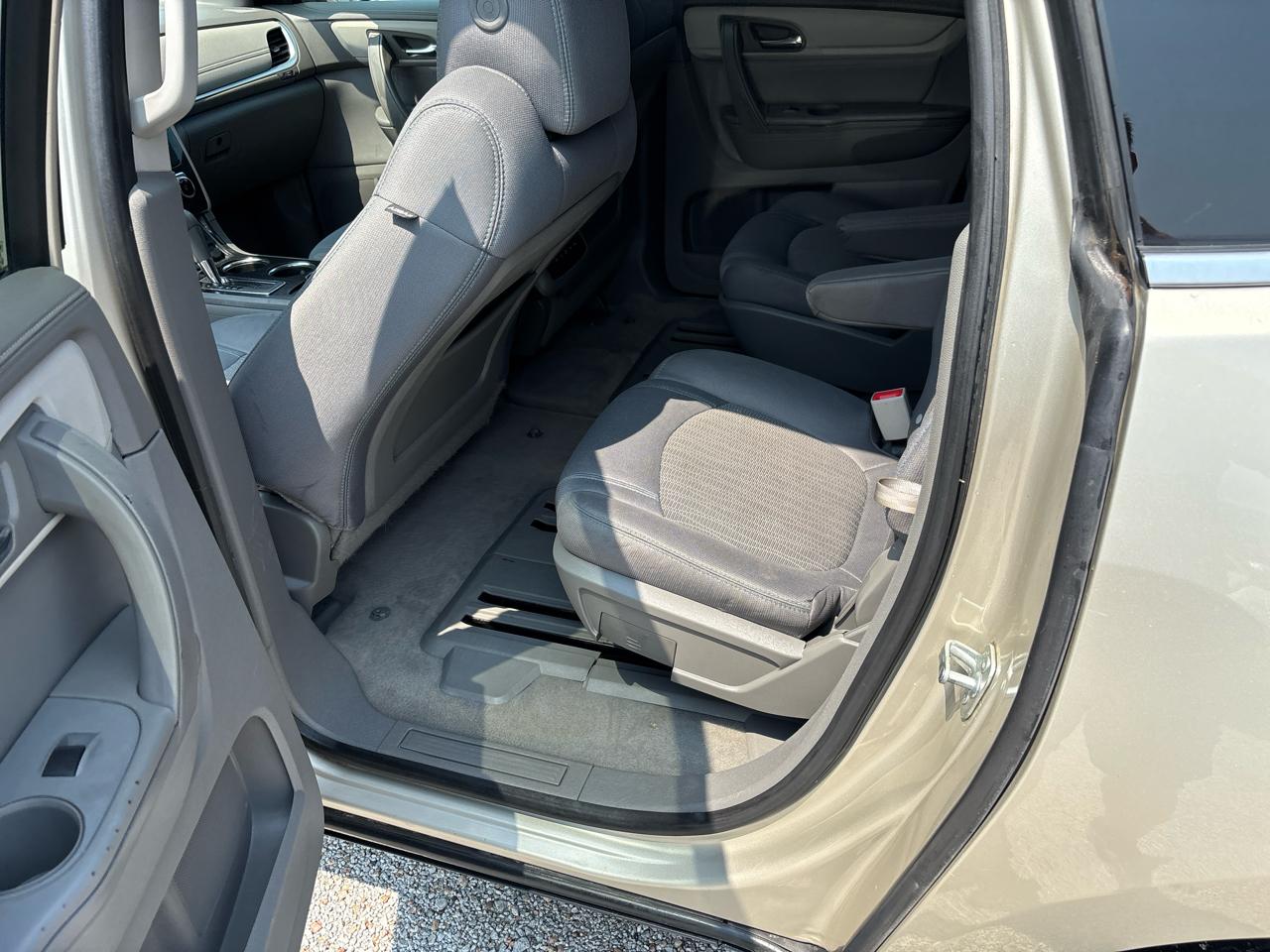 Chevrolet Traverse AWD 4dr LT w/2LT 2015