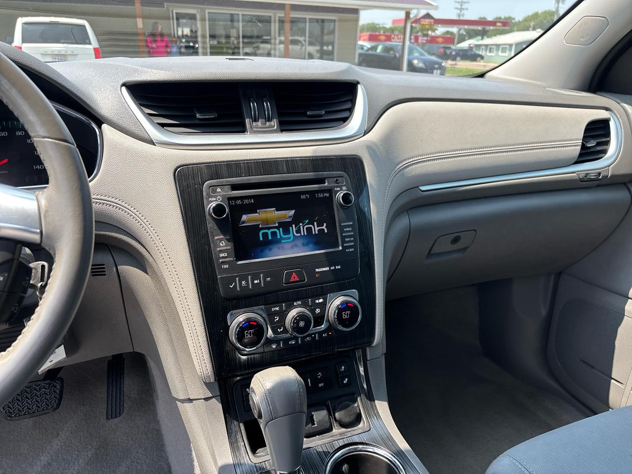 Chevrolet Traverse AWD 4dr LT w/2LT 2015