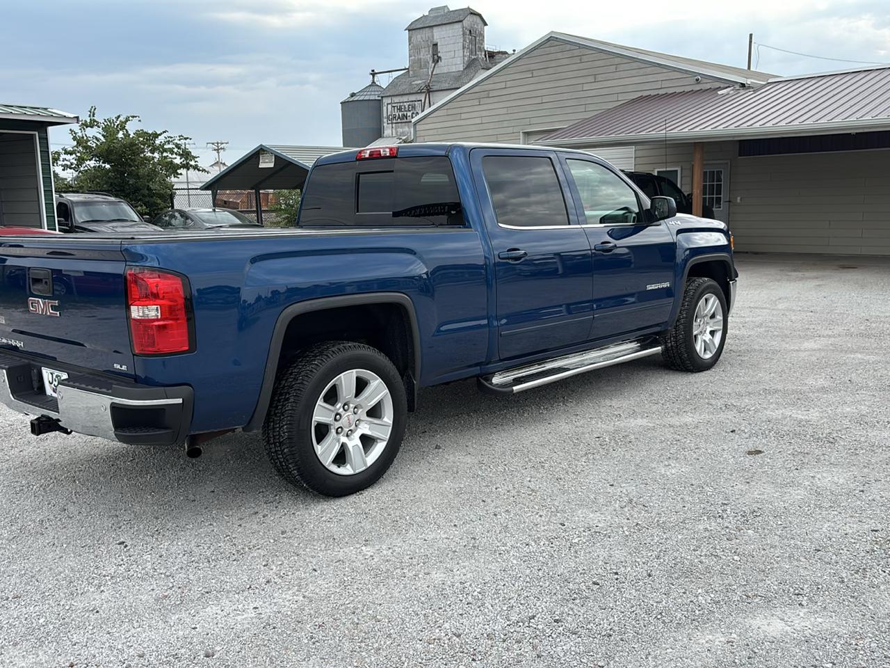 GMC Sierra 1500 4WD Crew Cab 153.0" SLE 2015