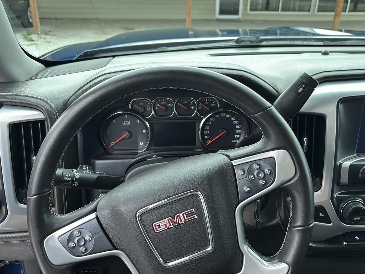 GMC Sierra 1500 4WD Crew Cab 153.0" SLE 2015