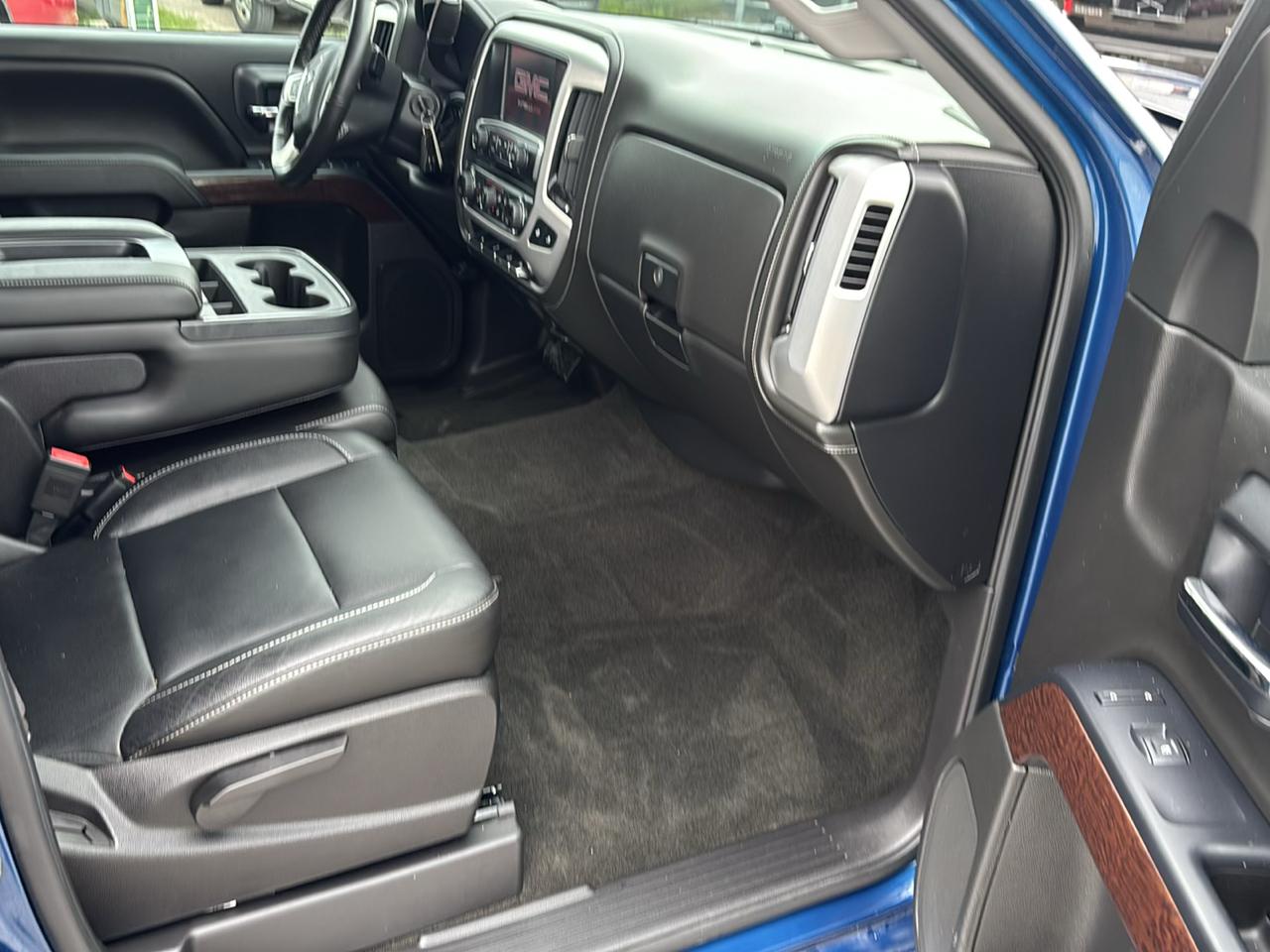 GMC Sierra 1500 4WD Crew Cab 153.0" SLE 2015