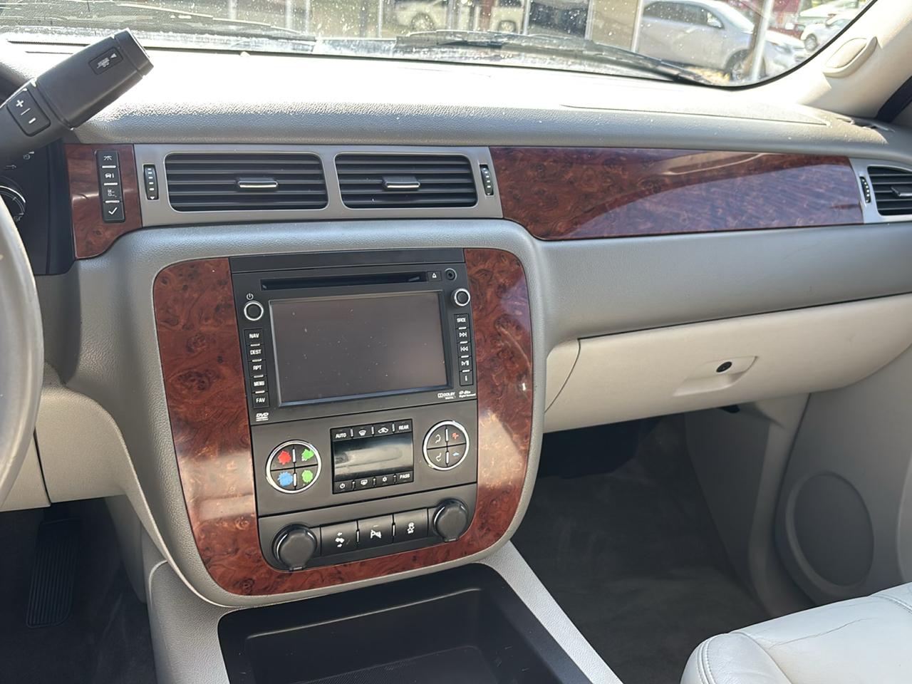 Chevrolet Tahoe 4WD 4dr 1500 LT 2012