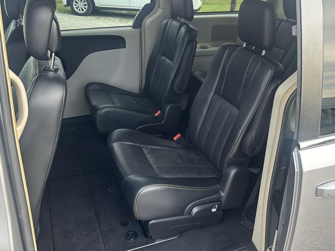 Chrysler Town & Country 4dr Wgn Touring 2016