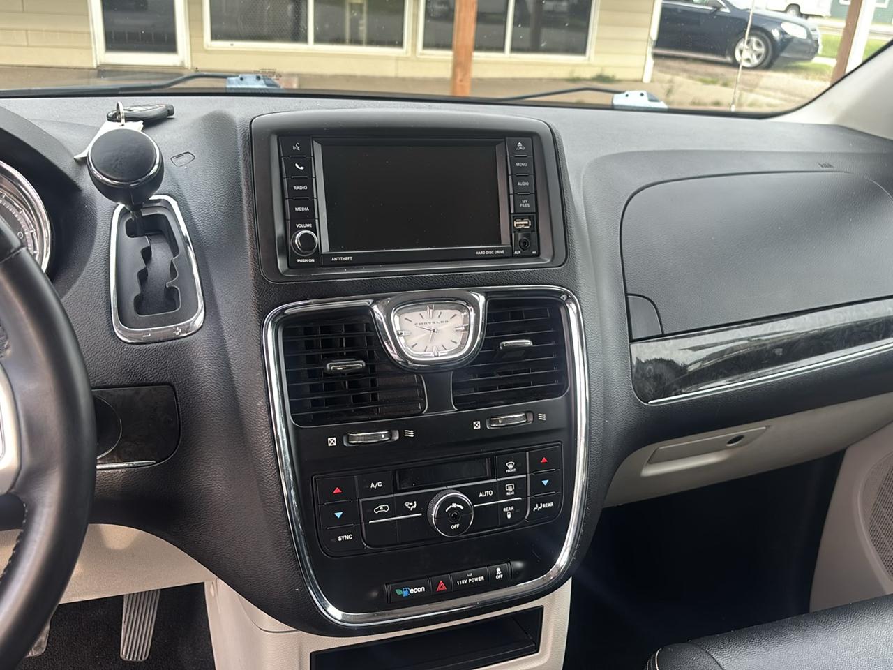 Chrysler Town & Country 4dr Wgn Touring 2016