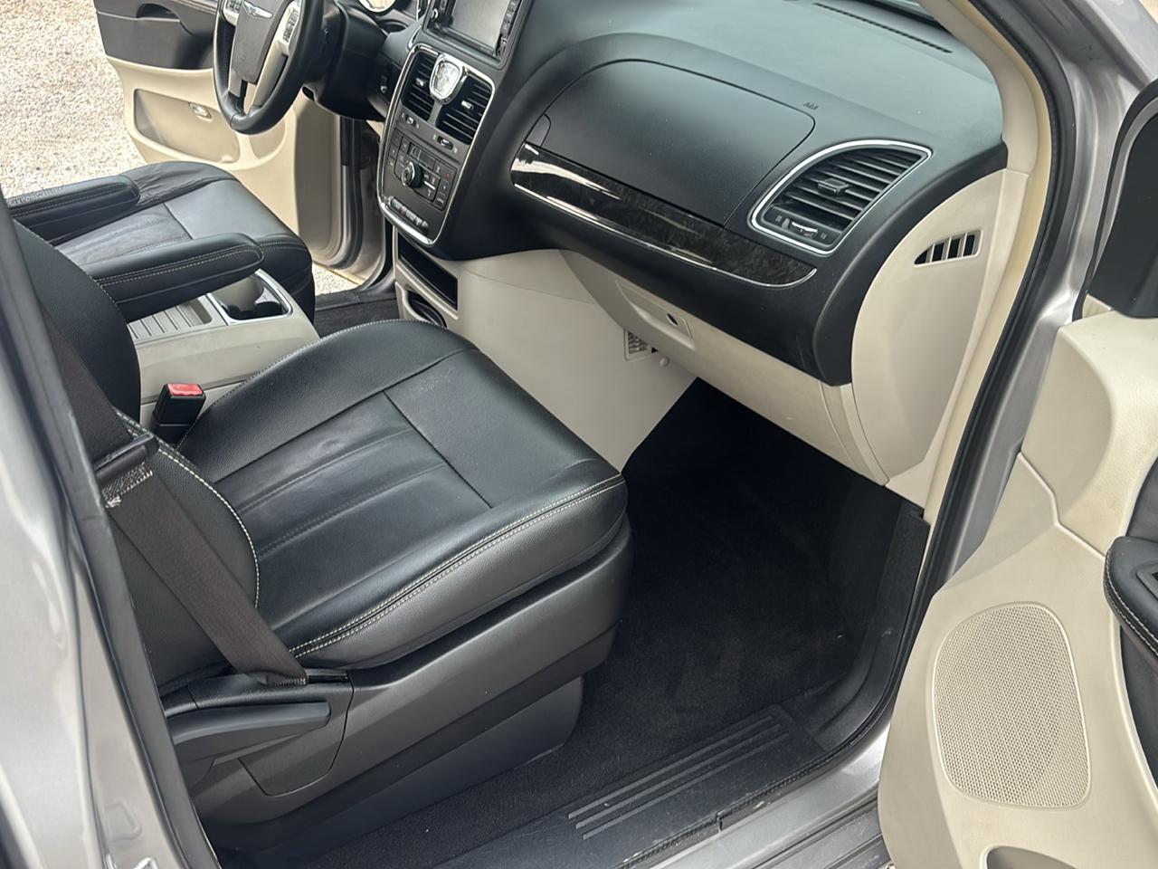 Chrysler Town & Country 4dr Wgn Touring 2016