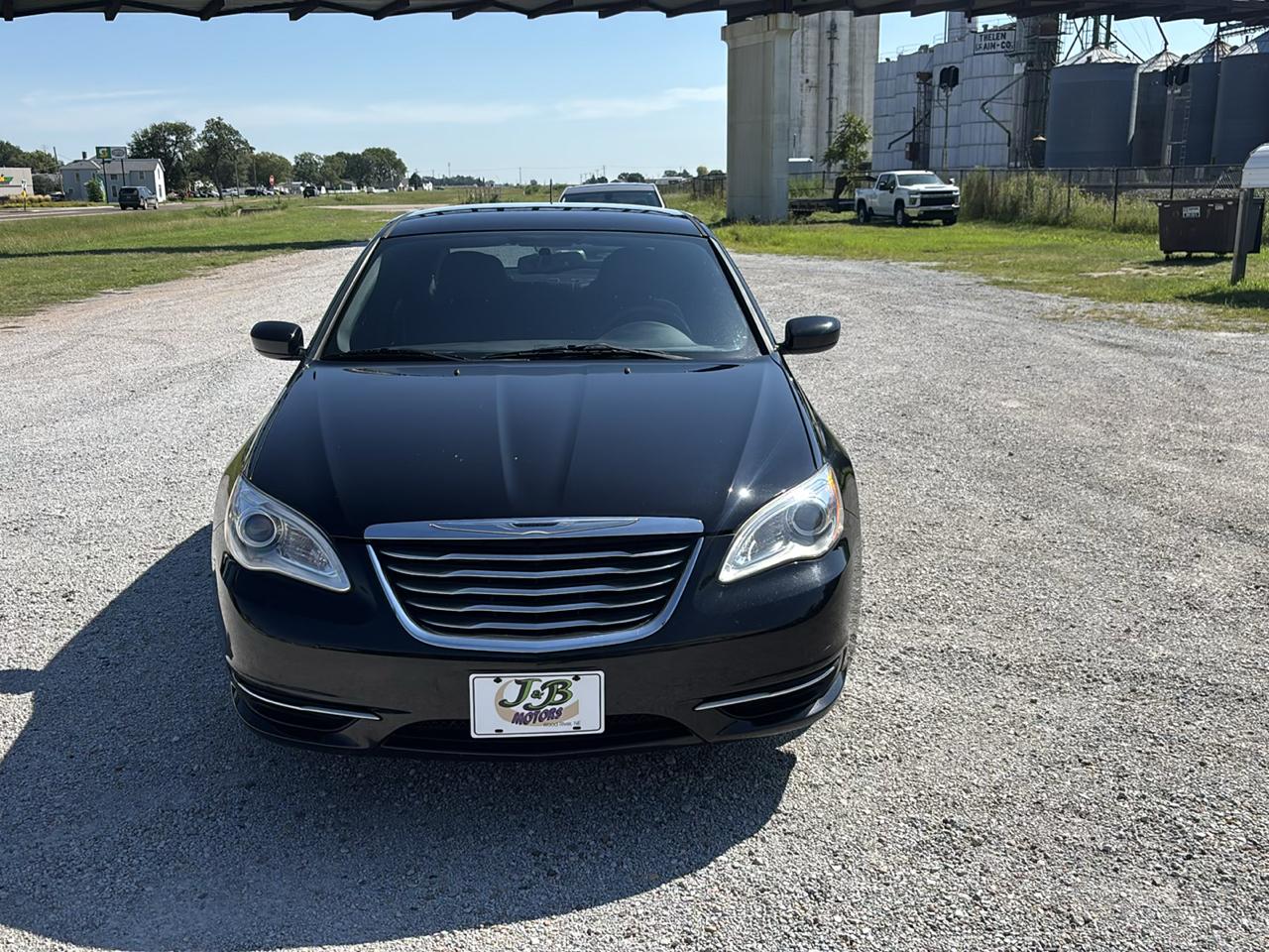 Chrysler 200 4dr Sdn LX 2013