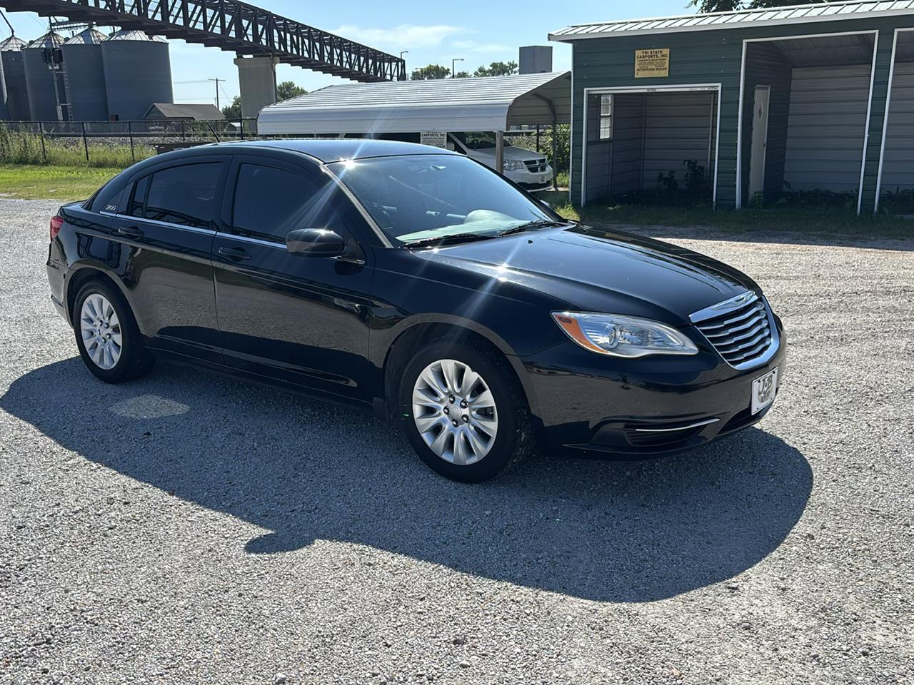 Chrysler 200 4dr Sdn LX 2013