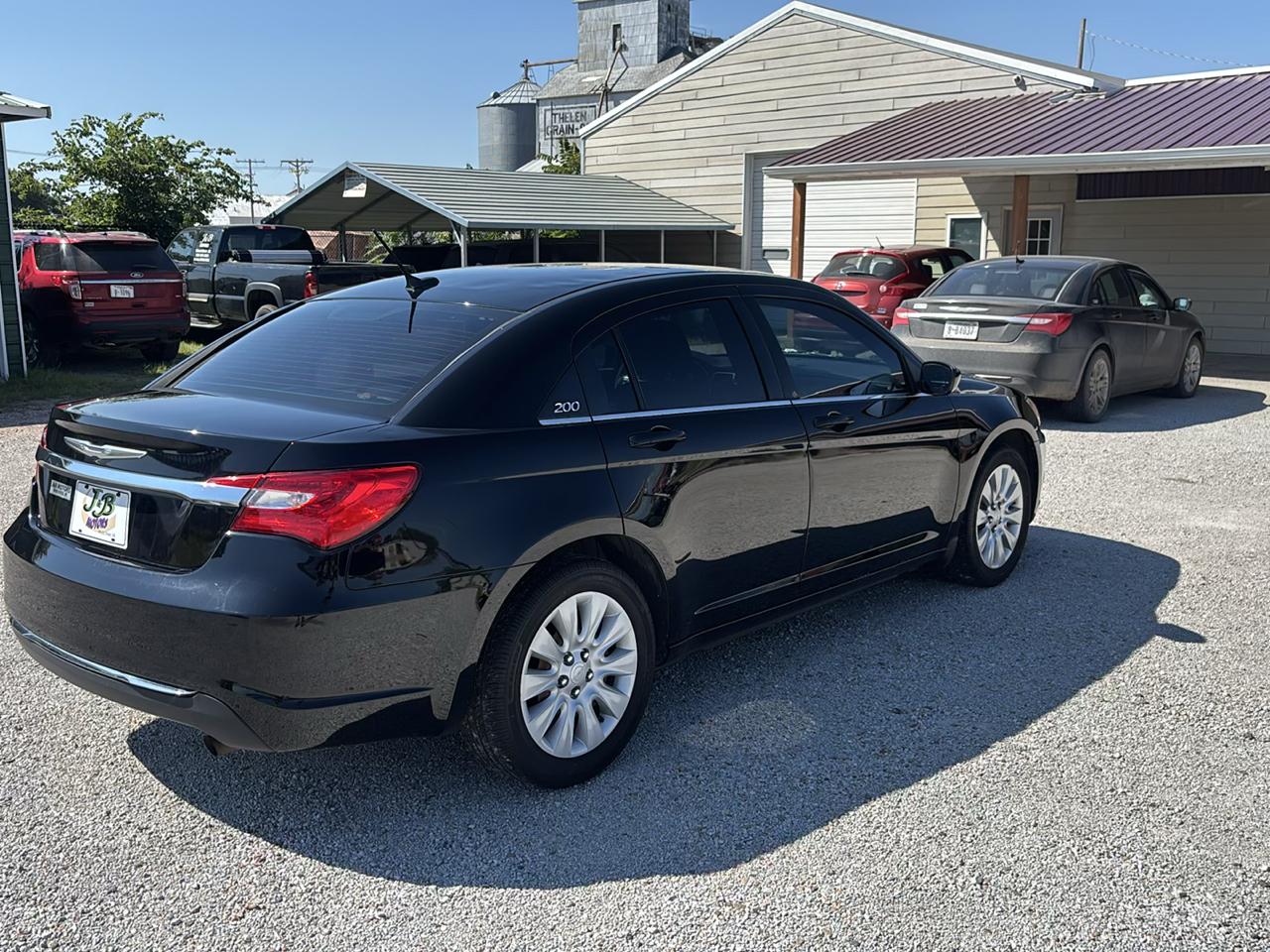 Chrysler 200 4dr Sdn LX 2013