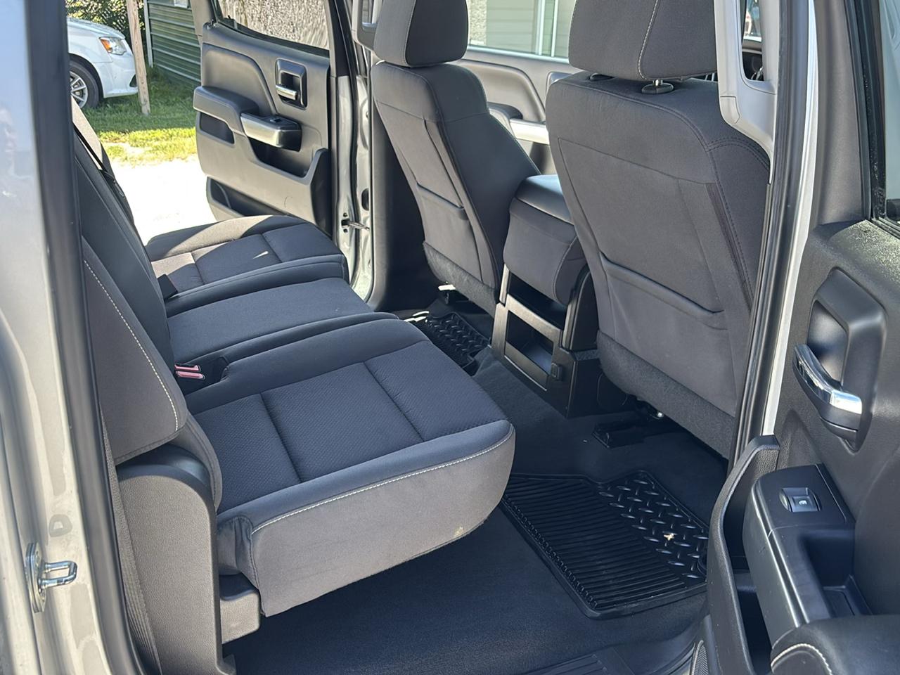 Chevrolet Silverado 1500 4WD Crew Cab 143.5" LT w/1LT 2018