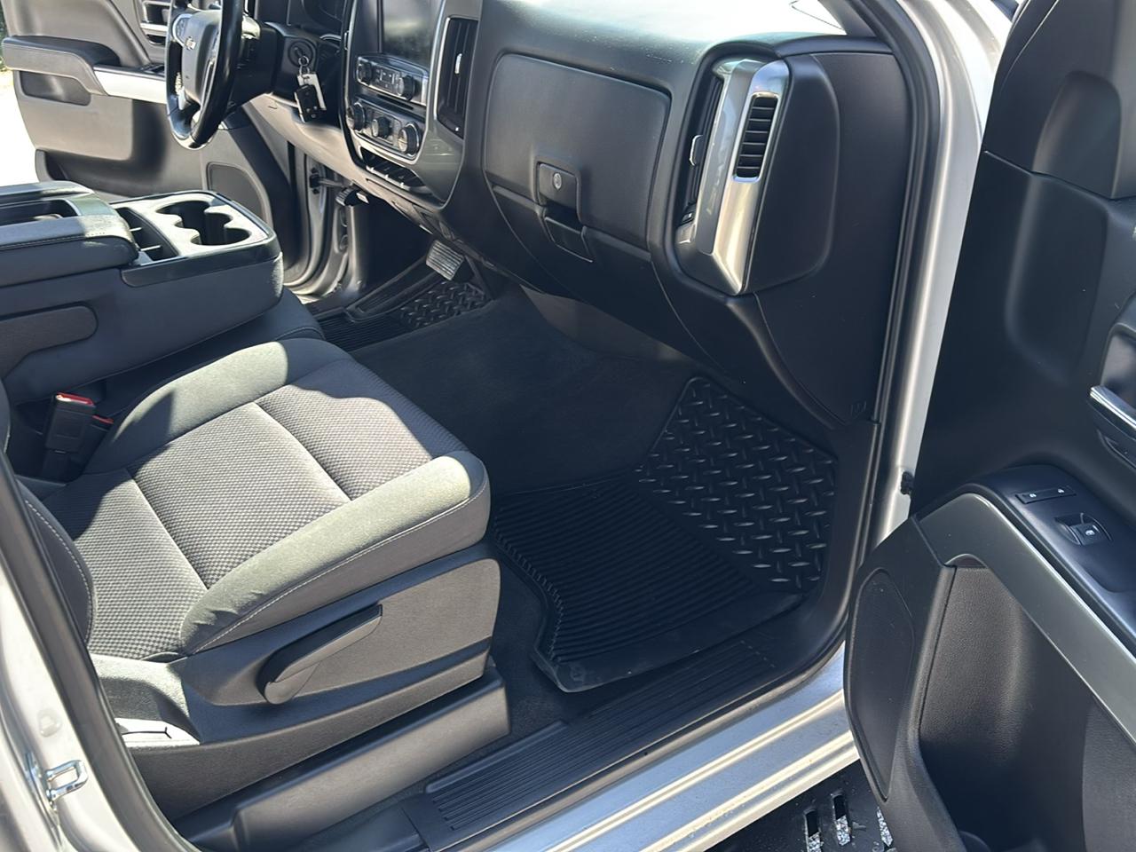 Chevrolet Silverado 1500 4WD Crew Cab 143.5" LT w/1LT 2018