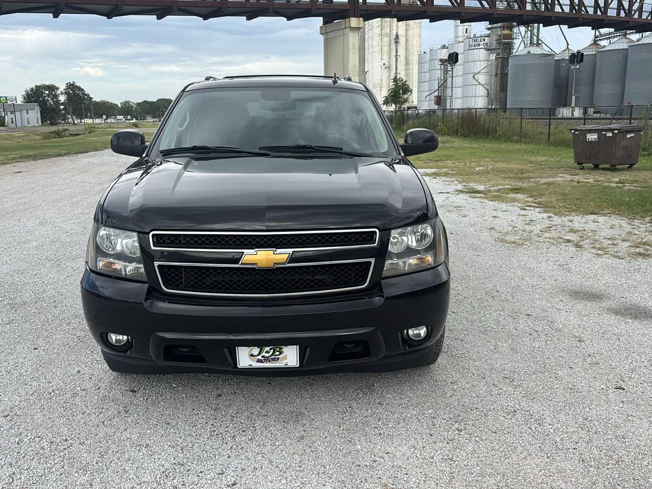 Chevrolet Suburban 4WD 4dr LT 2014