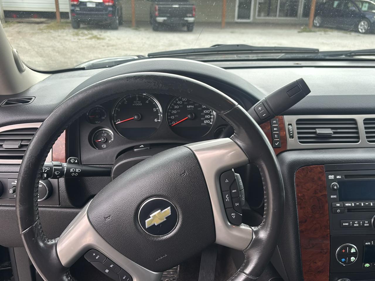 Chevrolet Suburban 4WD 4dr LT 2014