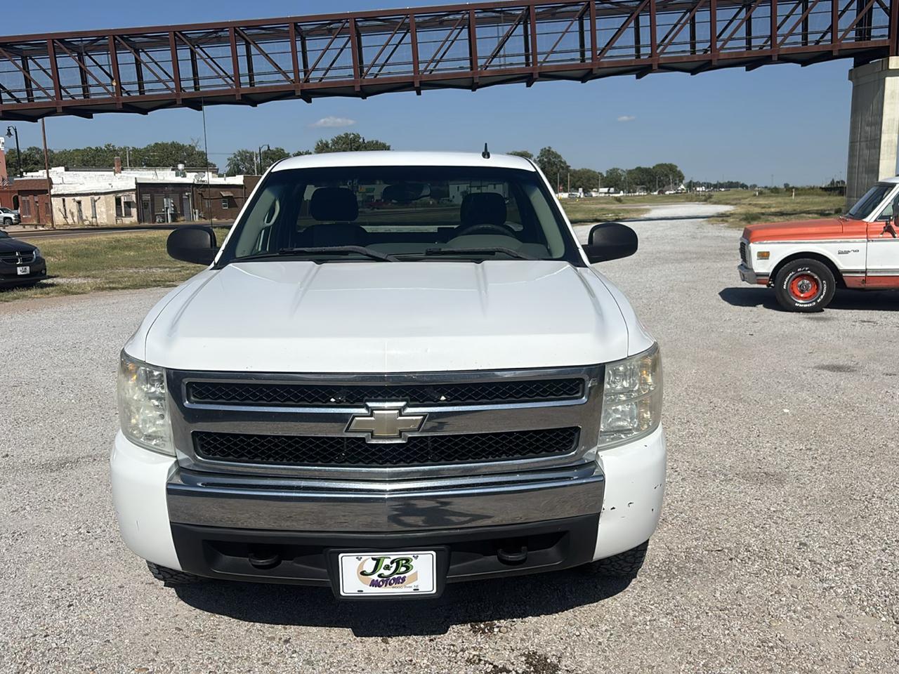 Chevrolet Silverado 1500 4WD Reg Cab 133.0" Work Truck 2008