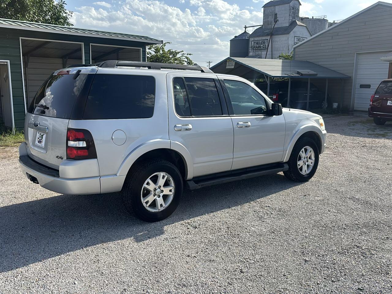 Ford Explorer 4WD 4dr V6 XLT 2009