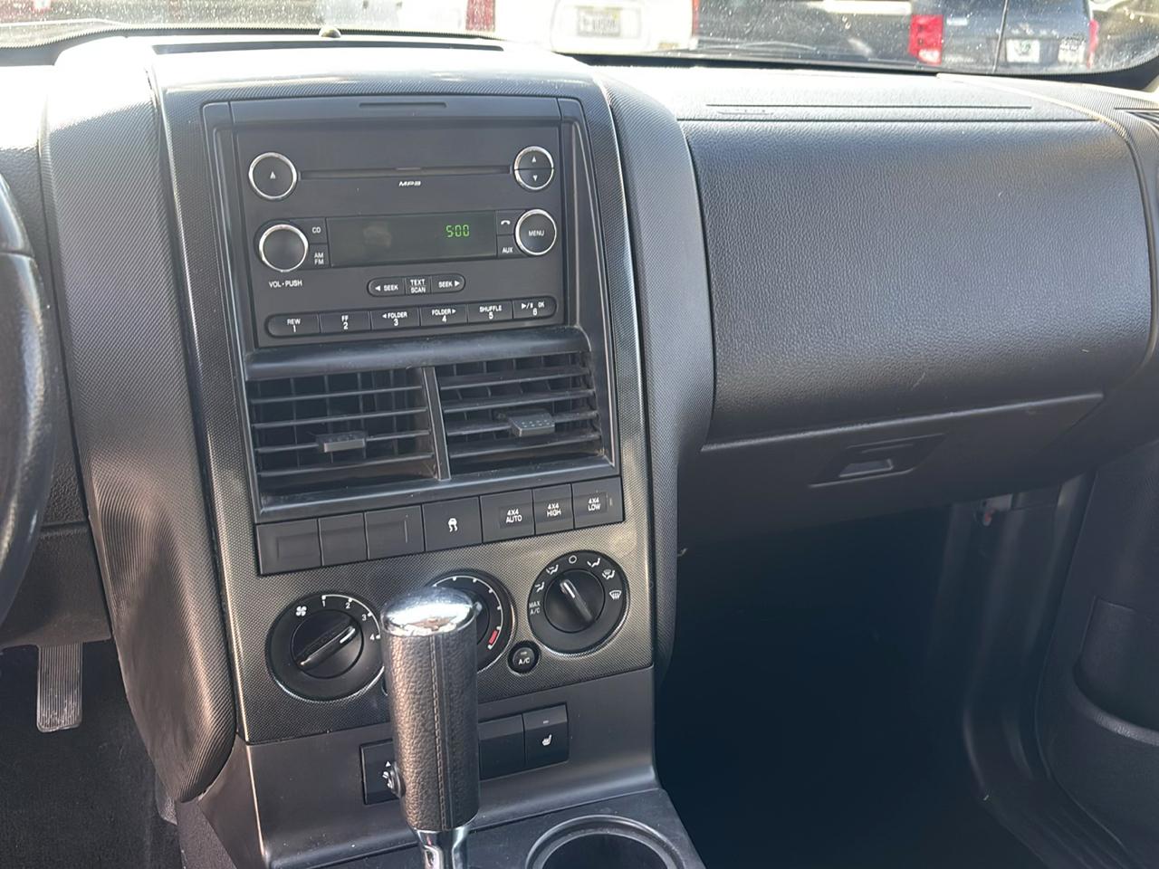 Ford Explorer 4WD 4dr V6 XLT 2009