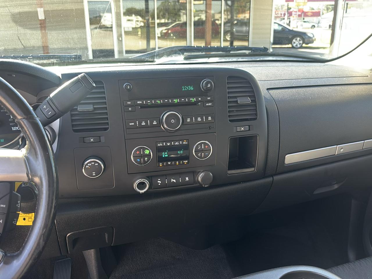 Chevrolet Silverado 1500 4WD Crew Cab 143.5" LT 2009