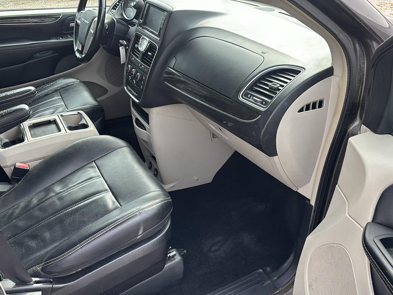 Chrysler Town & Country 4dr Wgn LX 2016