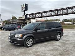 2016 Chrysler Town & Country 