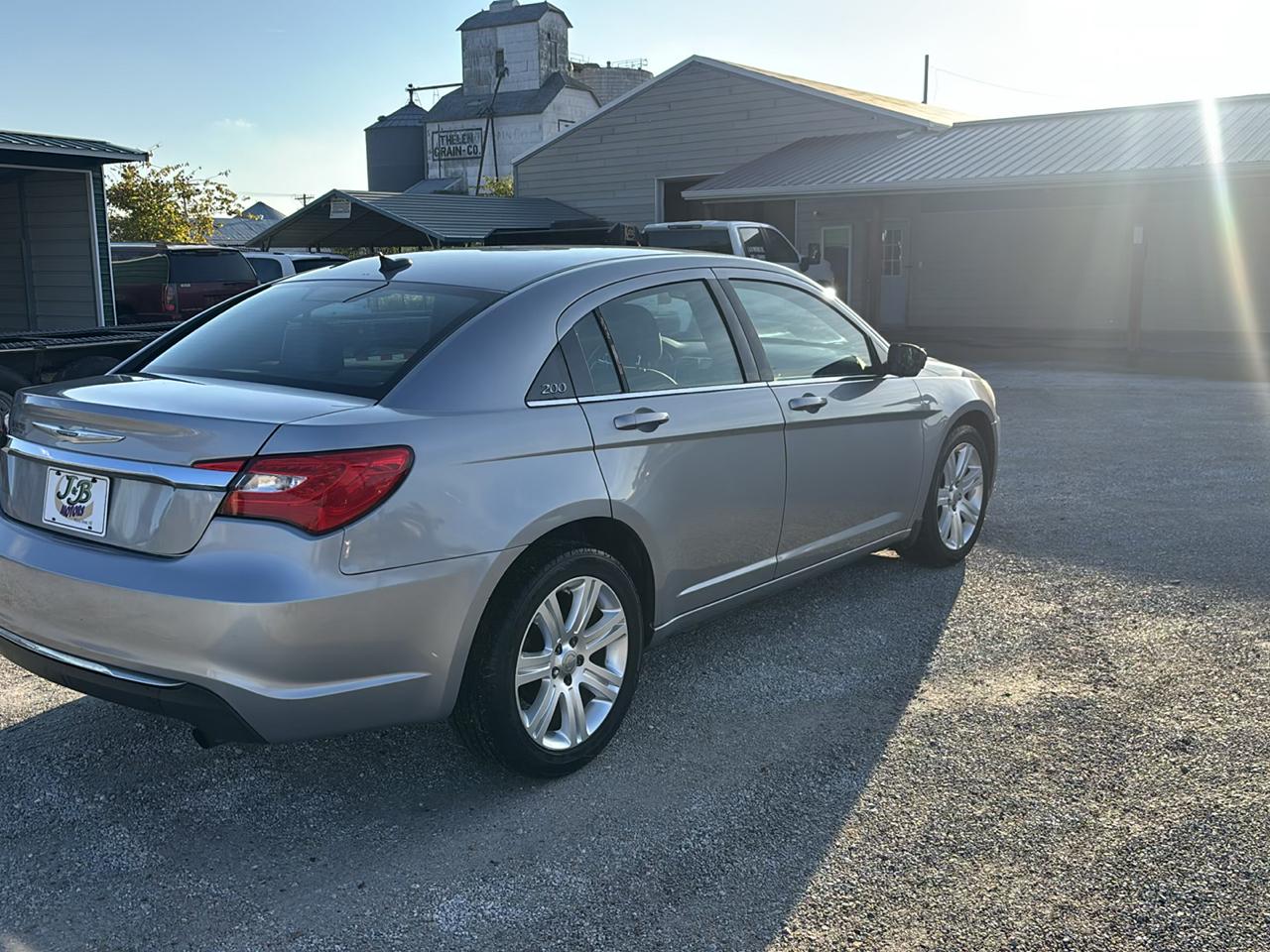 Chrysler 200 4dr Sdn Touring 2013