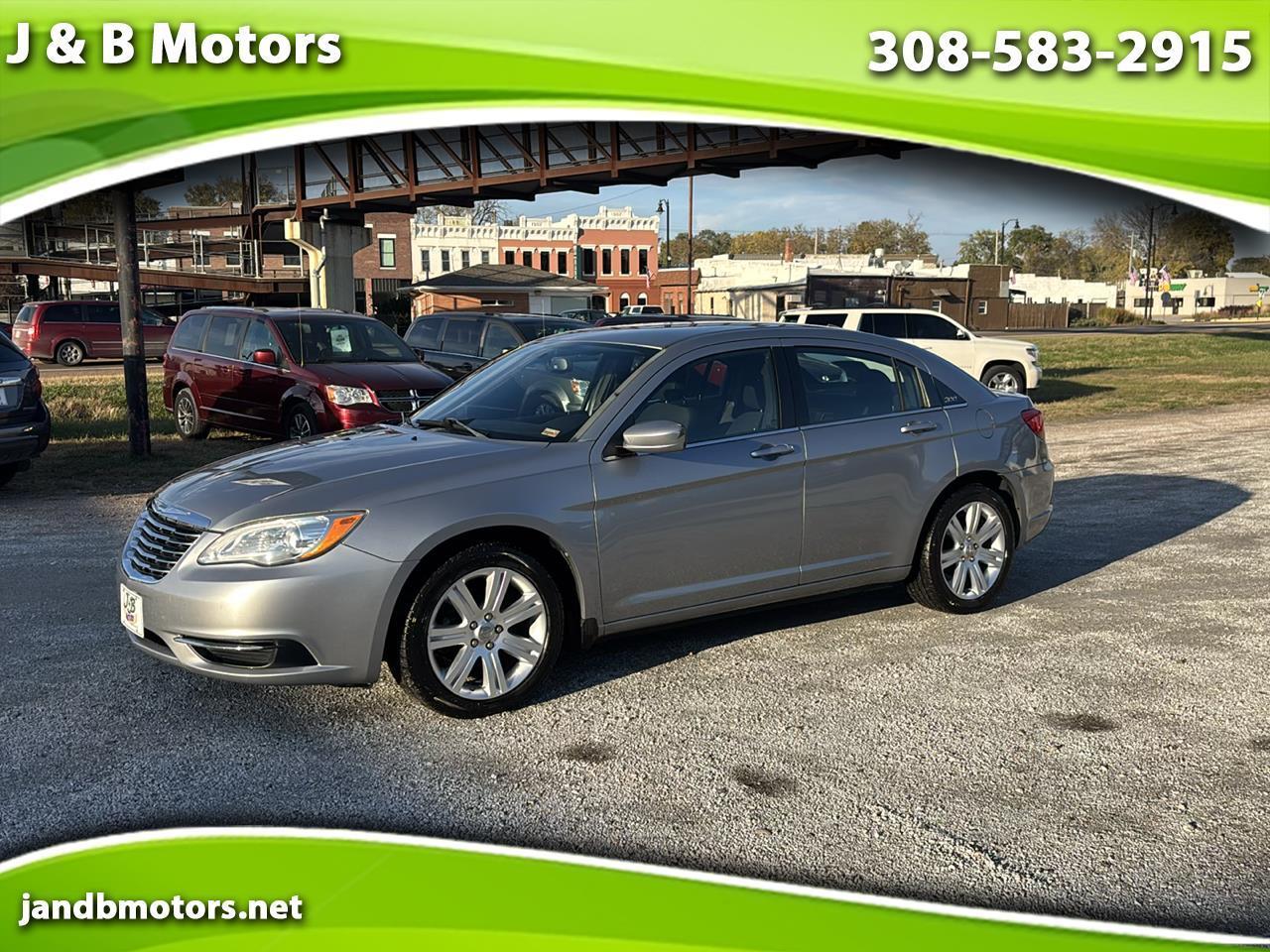 2013 Chrysler 200 4dr Sdn Touring