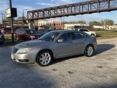 2013 Chrysler 200 
