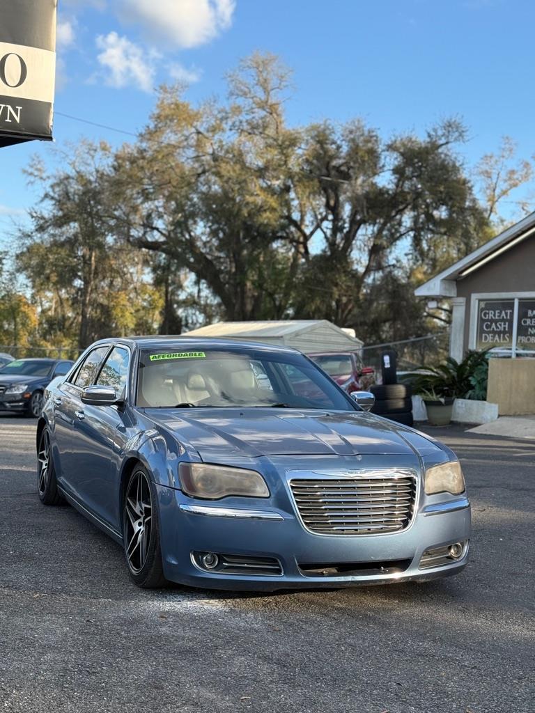 Chrysler 300 Limited RWD 2011