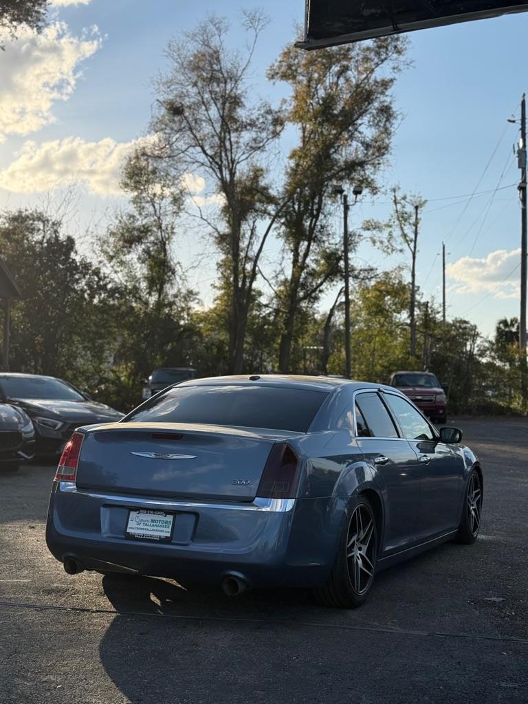 Chrysler 300 Limited RWD 2011