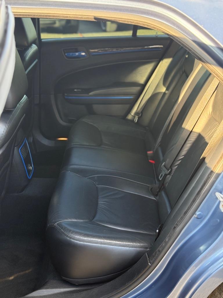 Chrysler 300 Limited RWD 2011