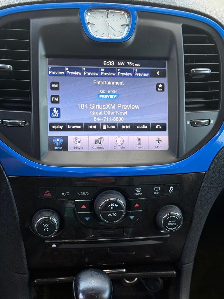 Chrysler 300 Limited RWD 2011