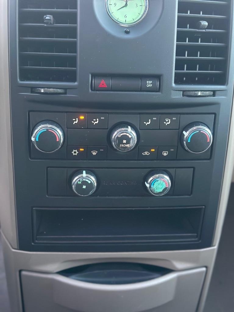 Chrysler Town & Country 4dr Wgn Touring 2008