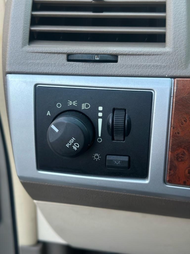 Chrysler Town & Country 4dr Wgn Touring 2008