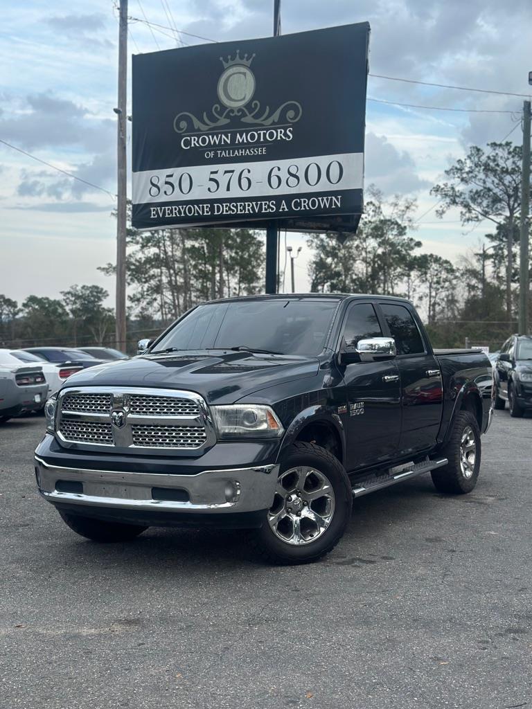 RAM 1500 4WD Crew Cab 140.5" Laramie 2015
