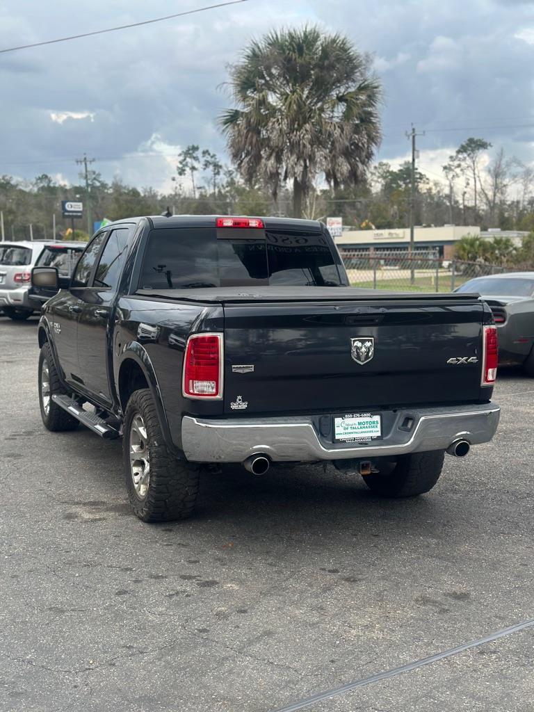 RAM 1500 4WD Crew Cab 140.5" Laramie 2015